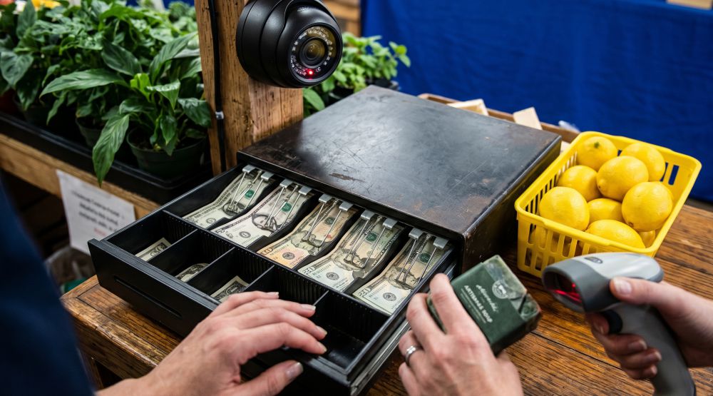 Контроль кассовых операций: интеграция видеонаблюдения с pos-терминалами (чек-тв). 4 Камера видеонаблюдения над кассовой зоной в магазине