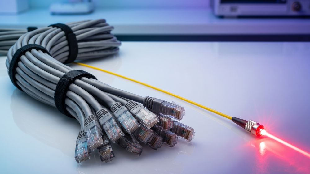 Оптоволокно в видеонаблюдении: когда это необходимо и как выбрать sfp-модули. 3 Сравнение медного кабеля витая пара и оптоволокна