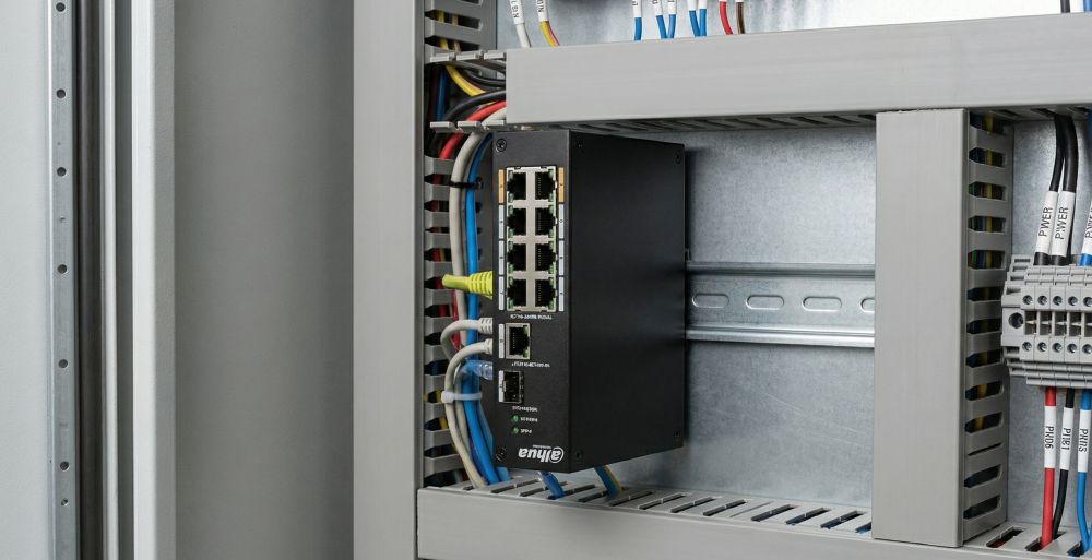 Dh-pfs3110-8et-96-f — 8-портовый poe-коммутатор (1 гигабитный uplink + 1 sfp-порт) 13 Установка коммутатора на din рейку