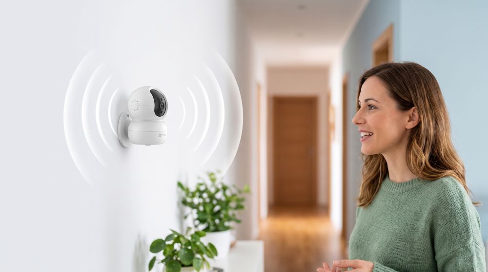 Комплект wi-fi видеонаблюдения на 2 камеры 11 Двусторонняя аудиосвязь в камерах ezviz