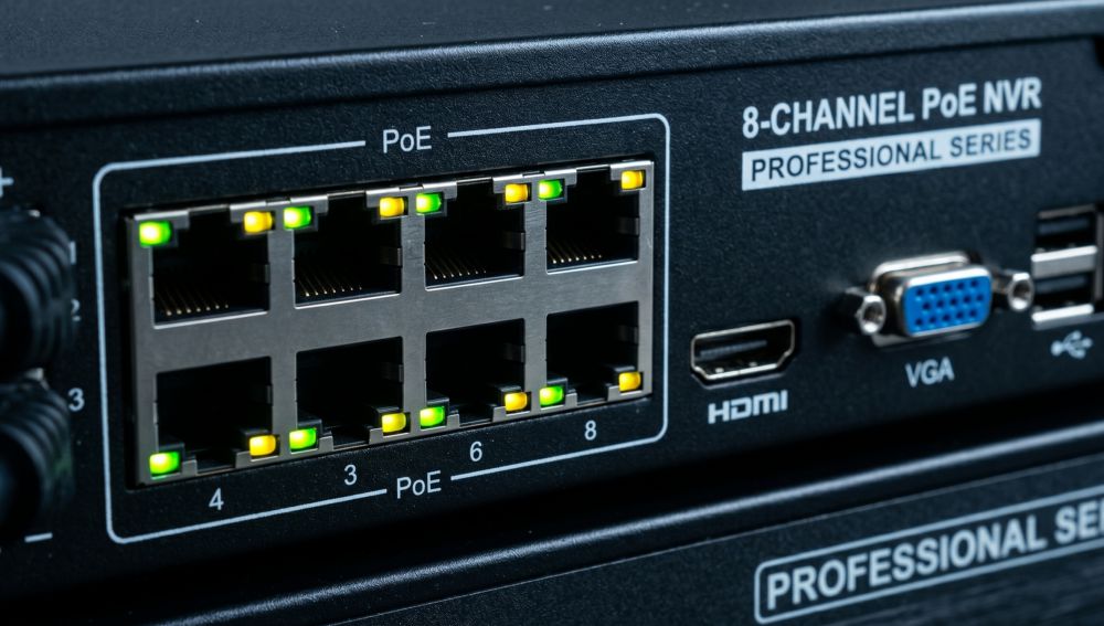 Комплект st на 3 ip камеры 4мп на базе st-sk4502 14 8-канальный видеорегистратор