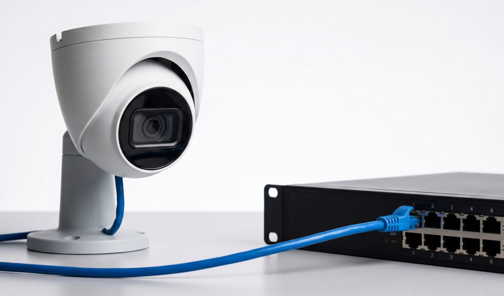 Комплект st на 3 ip камеры 4мп на базе st-sk4502 11 Питание по витой паре poe