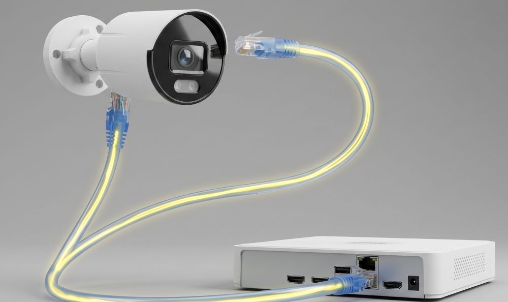 Комплект hiwatch на 2 ip камеры 4мп colorvu №4 11 Питание камер по одной витой паре power over ethernet