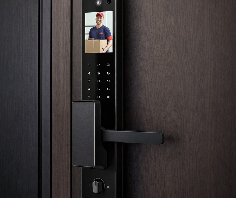 Умный дверной замок bosch fu20pro black 1 Умный дверной замок bosch fu20pro black на входной двери